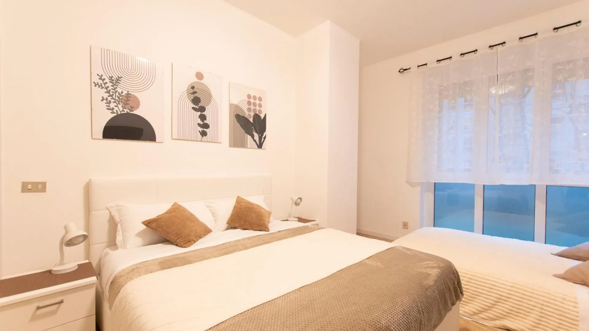 Ihost Apartment - Lodi 47 contacts