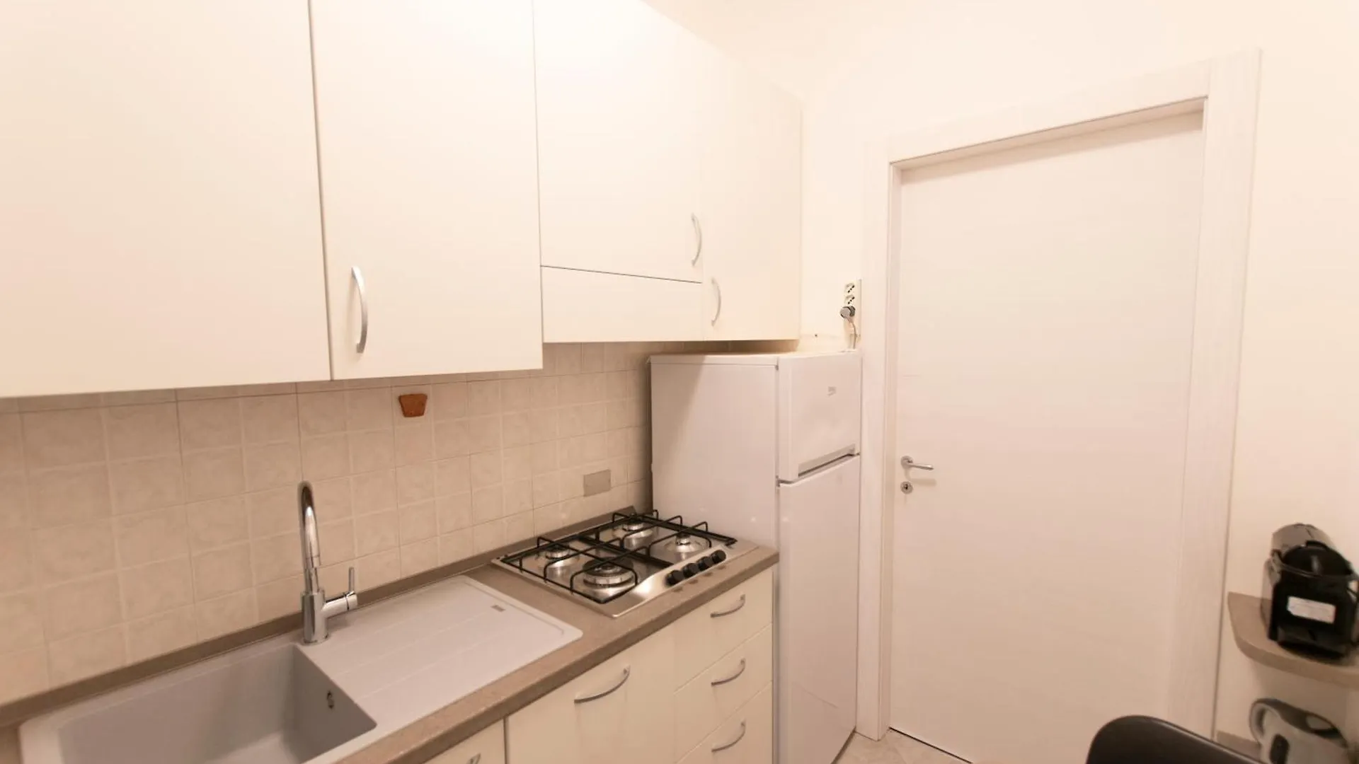 Ihost Apartment - Lodi 47 Milan 0*,  Italy